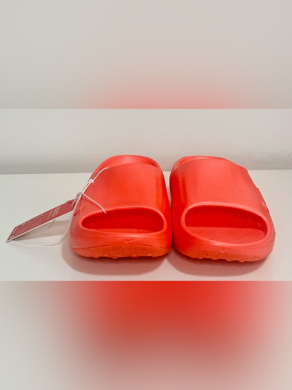 Nike Reactx Rejuven8 Coral/Red Ribbed Slide Sandals - Picture 4 of 7